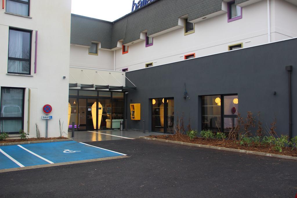 Kyriad Saint Quentin En Yvelines - Montigny Esterno foto