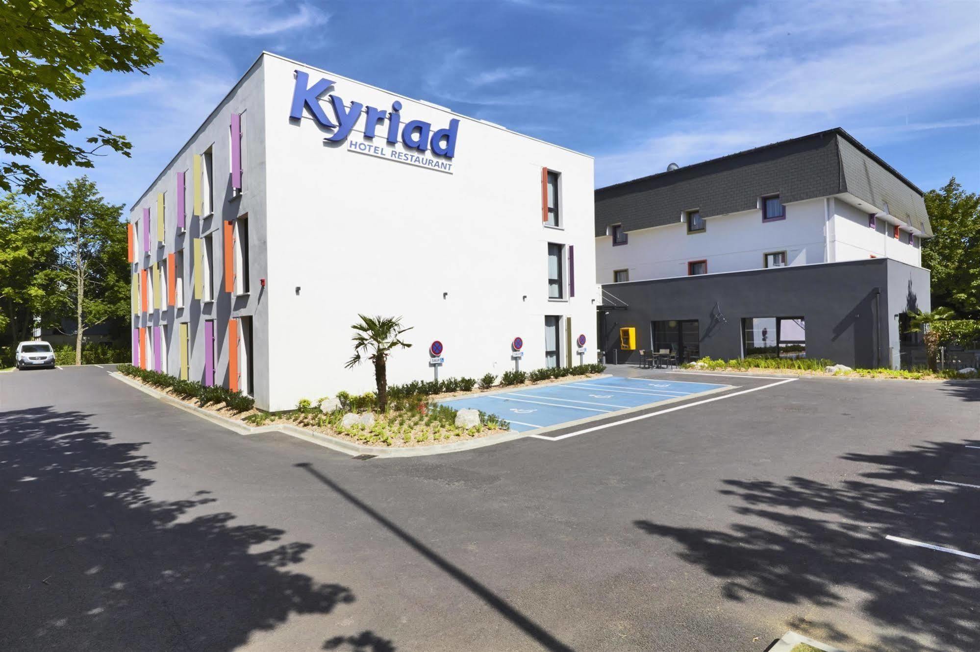 Kyriad Saint Quentin En Yvelines - Montigny Esterno foto